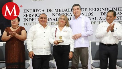 Gobernador de Chiapas entrega nombramientos basificación a empleados de CECyTE