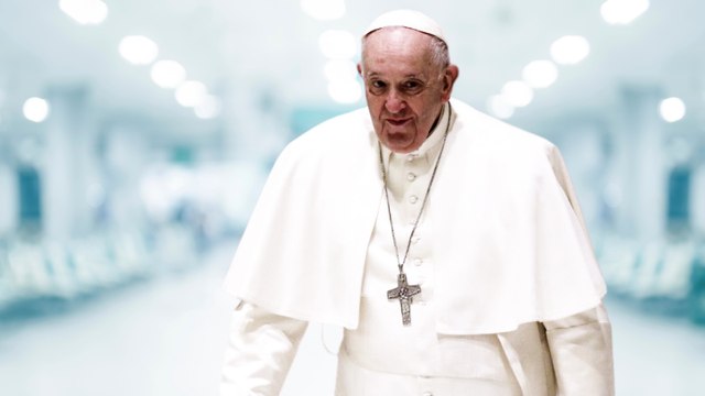El Papa, consciente tras la operación a la que se ha sometido