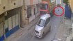 İstanbul'da kadın araçtan yola atıldı