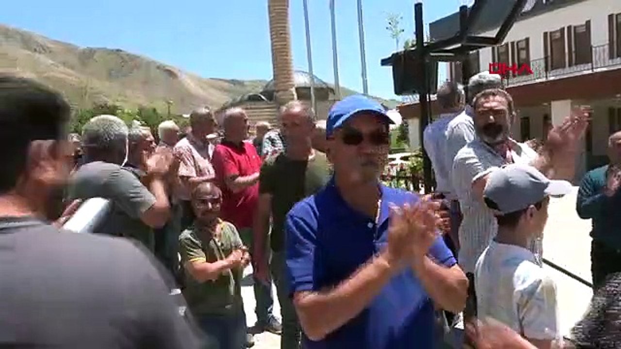 Un médecin pakistanais qui a été jugé pour harcèlement à Tunceli a été acquitté et a commencé à travailler dans le même hôpital ! Le quartier se tenait