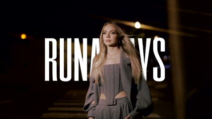 Danielle Bradbery - Runaways (Lyric Video)