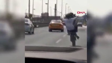 Motosikletle tehlikeli yolculuk kamerada