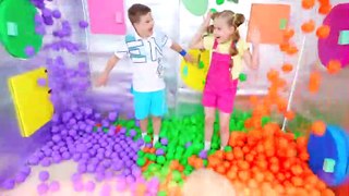 Diana and Roma Inside the Magic Cube Challenge