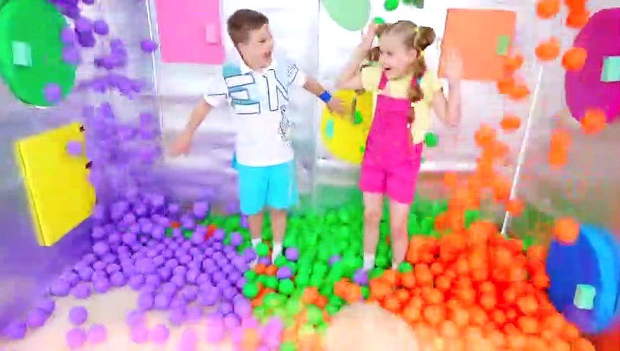 Diana and Roma Inside the Magic Cube Challenge
