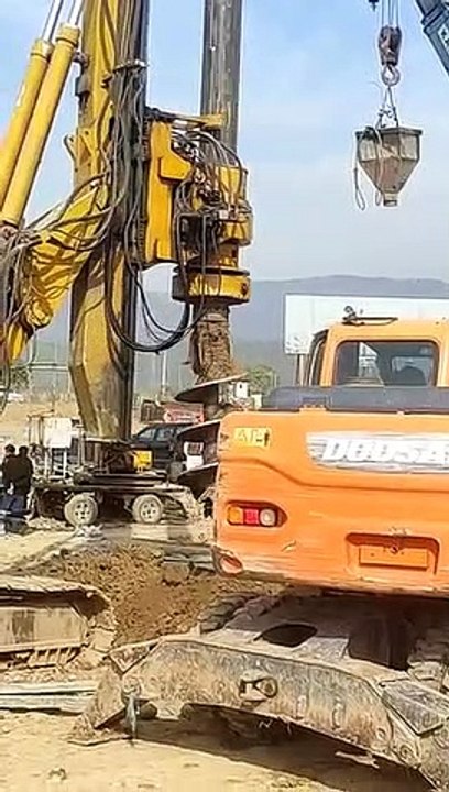 heavy_machinery_working_on_Construction_of_Flyover_#construction_#shorts_#viral(360p)