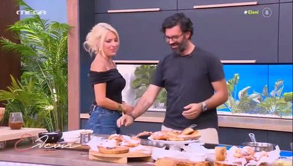 Ελένη Μενεγάκη: Πήρε κιλά και... αναγκάστηκε να αλλάξει παντελόνι κατά τη διάρκεια της εκπομπής!