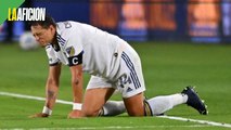 Chicharito' Hernández sufre aparatosa lesión y sale en camilla en partido del Galaxy