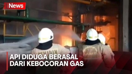 Pabrik Pengolahan Kaca Terbakar di Cakung, 17 Unit Mobil Pemadam Diterjunkan ke Lokasi