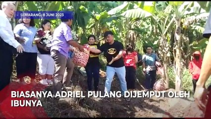 Suasana Haru Pemakaman Korban Kecelakaan Mobil Tertimpa Truk di Semarang