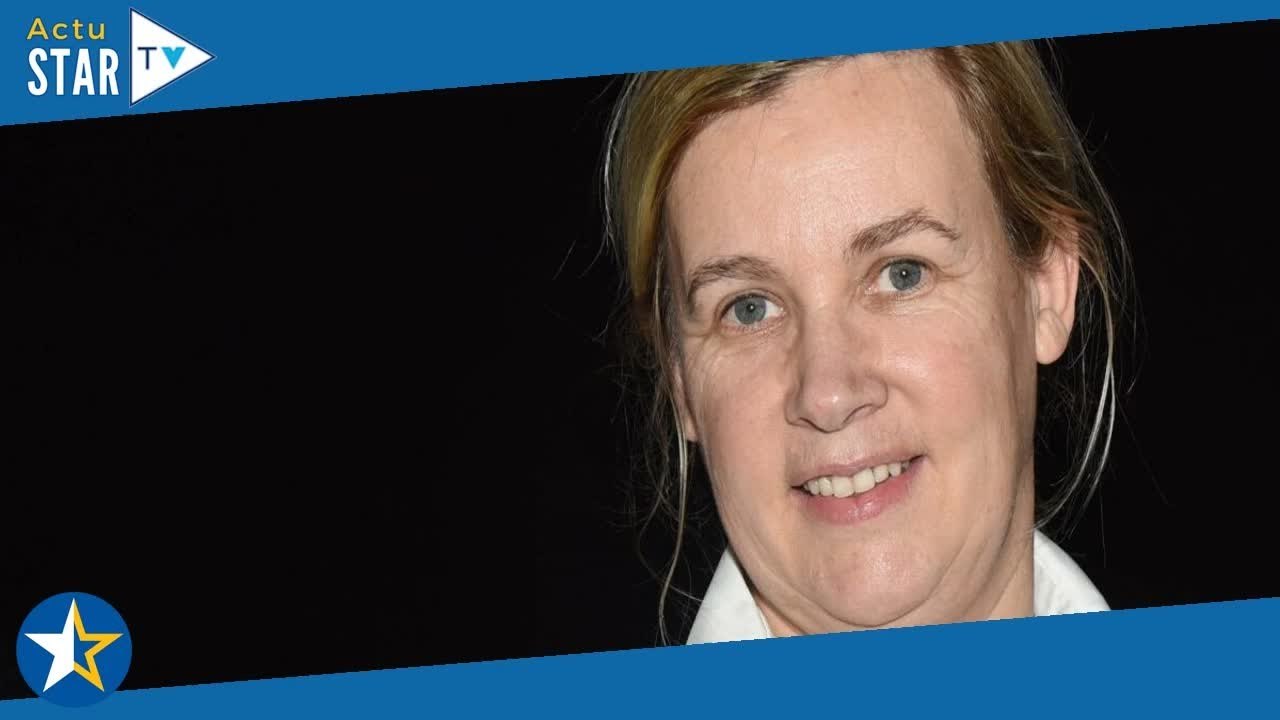 "Ils le font dans mon dos" : Hélène Darroze révèle l'étonnant surnom que lui donnent les cuisiniers
