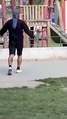 Fransa’da parktaki çocuklara bıçaklı saldırı