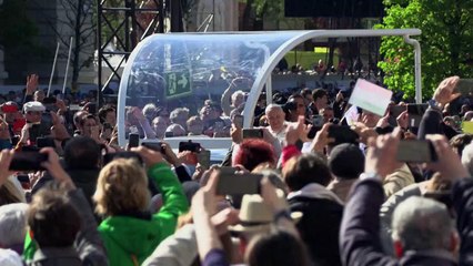 El papa Francisco en reposo tras una operación en el abdomen