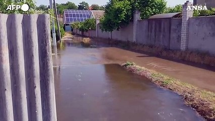 Ucraina, allagamenti a Kherson dopo il bombardamento della diga di Nova Kakhovka