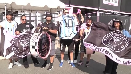 La afición del Inter Miami celebra el fichaje de Leo Messi