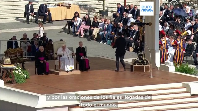 El papa Francisco pasa una buena noche tras ser operado de una hernia abdominal