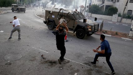 إصابة عشرات الفلسطينيين في مواجهات مع جنود إسرائيليين برام الله