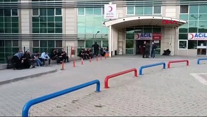 Une voiture s'est écrasée en service à Kırıkkale： 14 étudiants ont été blessés