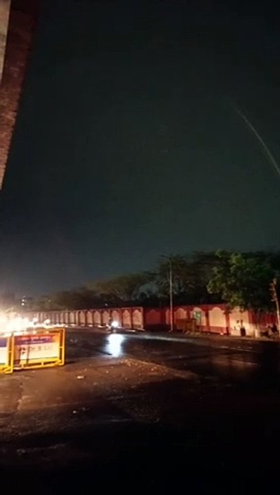 मौसम ने दिखाए दो रंग: दिन में सूरज की तपिश... रात को राहत की गरज-बरस, देखें वीडियो