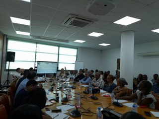 Echange sur les politiques de logement en Guadeloupe entre les maires et les bailleurs sociaux