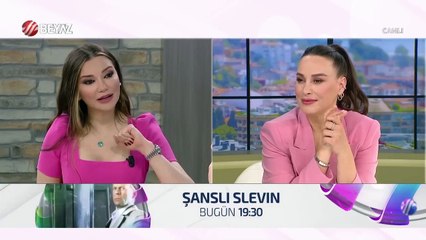 Esra Ezmeci a dit "Okşa, désir", et Nur Viral, qui était gêné dans l'émission en direct, est allé à la publicité.