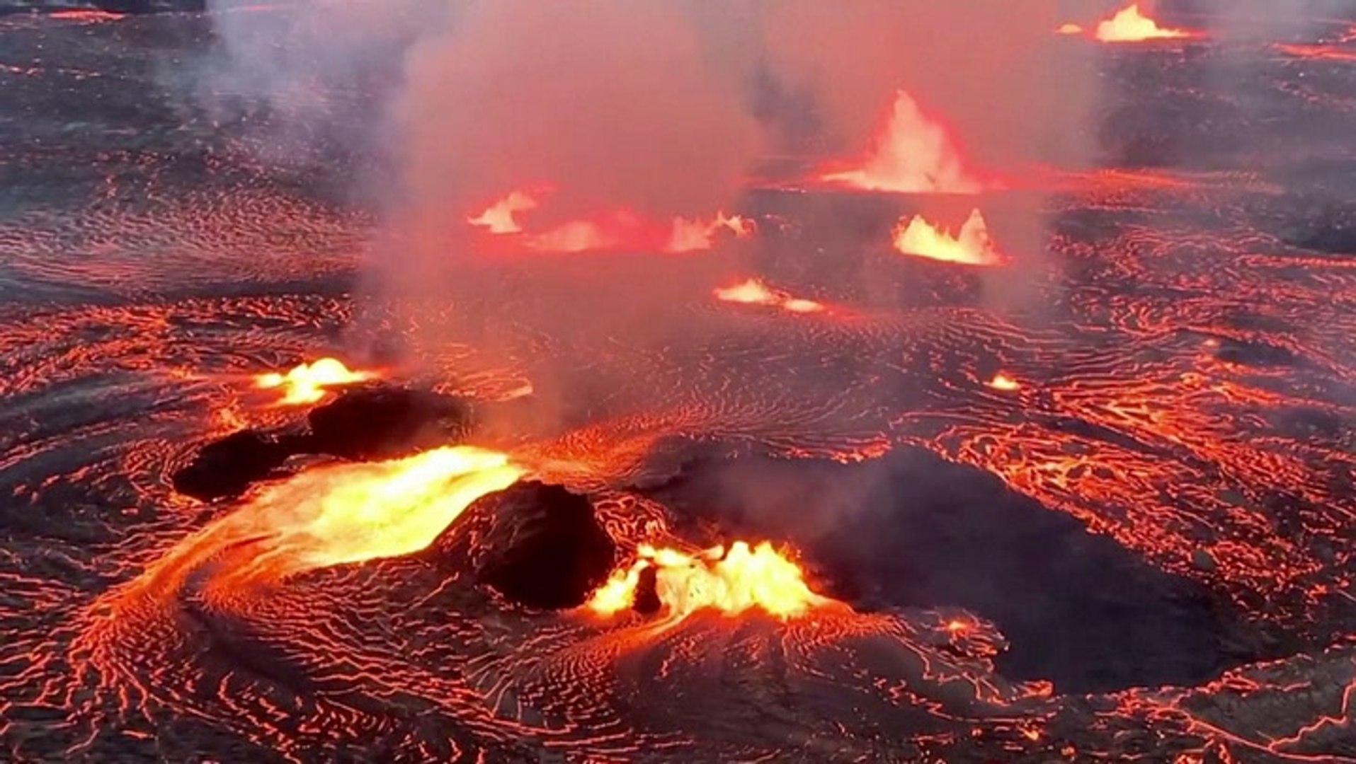 Watch the moment Hawaii's Kilauea volcano erupted after a 3month pause