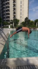 Il est allé à Dubaï lors d'une tournée touristique