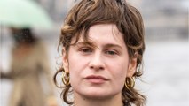 GALA VIDÉO - Christine and the Queens touchant sur la mort soudaine de sa mère : “Cela a vraiment bouleversé mon monde”