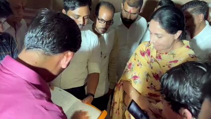 सांसद दीया ने अधिकारियों को कह दी ऐसी बात, सब हो गए चुप