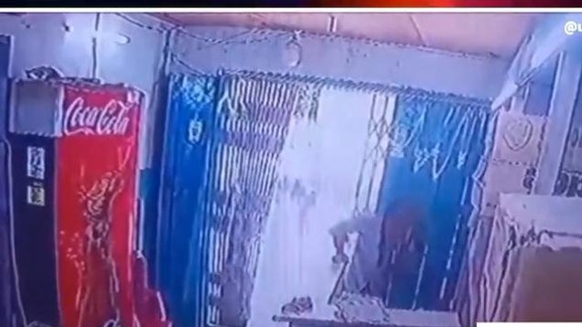 रोहतास: दुकान में चोरी करते चोरों की करतूत सीसीटीवी कैमरे में कैद