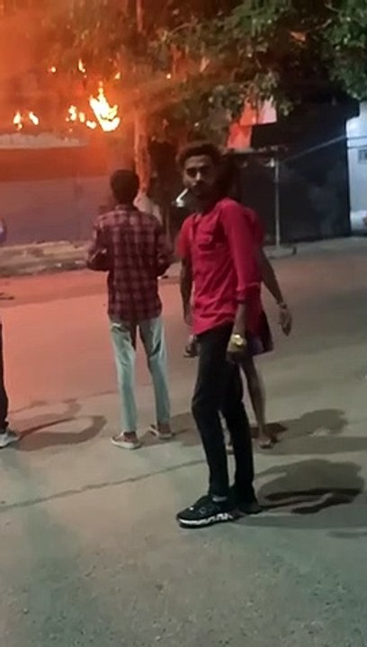 big news: आधी रात शॉर्ट सर्किट से गृहस्थी, मिल खाक,आग का रूप देख लोग सहमे- देखें वीडियो