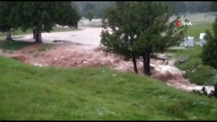 Burdur’da şiddetli yağış, yaşamı olumsuz etkiledi