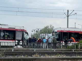 Samsun’da iki tramvay kafa kafaya çarpıştı