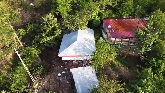 Sinop’ta heyelan: 4 ev kullanılamaz hale geldi