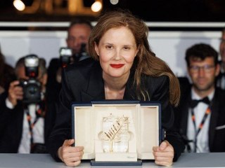 "Trois coupes de champagne, une robe Chanel, un chauffeur privé,…", Justine Triet franchement moquée par Sébastien Thoen !