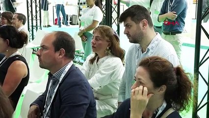 ESPAGNE - LES VÉHICULES ÉLECTRIQUES MARQUENT L'AVENIR DES TRANSPORTS PUBLICS