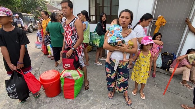 Unas 10.000 personas desplazadas por el riesgo de erupción del volcán Mayón en Filipinas
