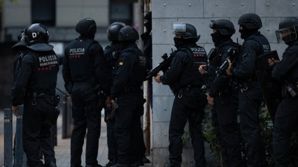 En marcha una operación policial contra el grupo los Casuals en Barcelona
