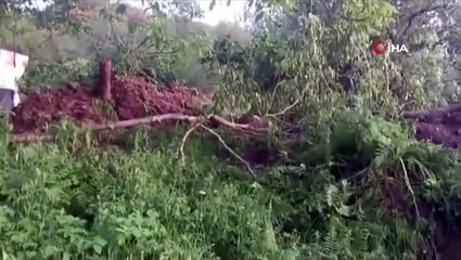 Des dégâts matériels massifs se sont produits dans la maison après le glissement de terrain à Sinop