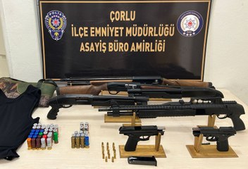 Kanepe ve beşikten silah çıktı