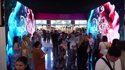 Acheteurs russes et ukrainiens Shop à Antalya dans l'amitié