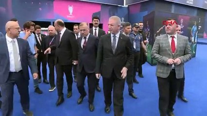 Le gouverneur d'Istanbul, Davut Gul, a examiné les préparatifs avant la finale de la Ligue des champions