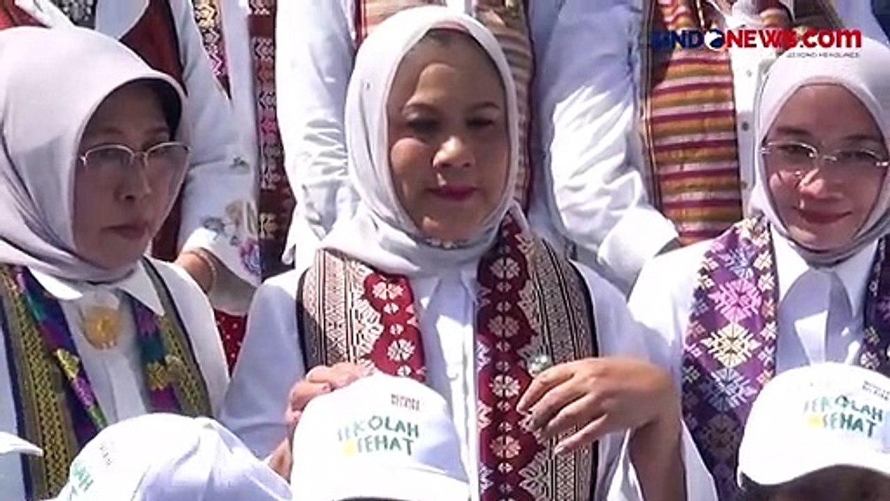 Kunjungan ke Bali, Iriana Joko Widodo Bermain Bersama Anak-Anak SD di Gianyar