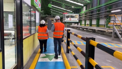 Télécharger la video: La fábrica de Pladur de Valdemoro (Madrid) produce 70 toneladas de placas de yeso a la hora.