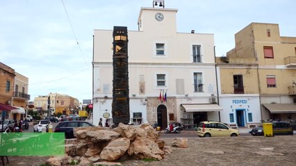 Lampedusa, l'assessore: "Un centro di trattenimento? Vedremo"