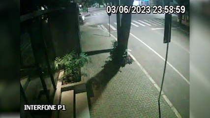 Internauta pede ajuda para localizar condutor de camionete que colidiu contra carro estacionado