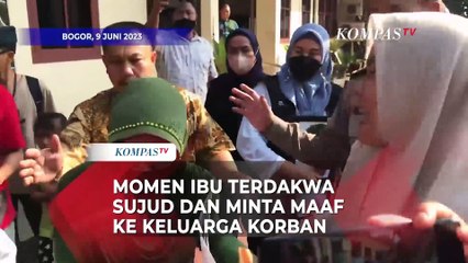 Momen Ibu Terdakwa Pembacokan Siswa SMK Sujud dan Minta Maaf ke Keluarga Korban