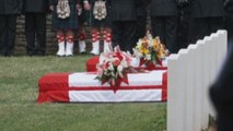 Funerali e sepoltura per tre canadesi caduti nella Grande Guerra