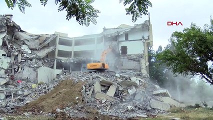 Début des travaux de démolition du bâtiment du rectorat de l'Université Dicle