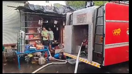 Illegal refilling was happening at the utensil shop in Badi Bajaria, there was a sudden explosion, there was a stir