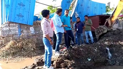 पाइप लाइन टूटी, कई इलाकों में गहराया पानी का संकट